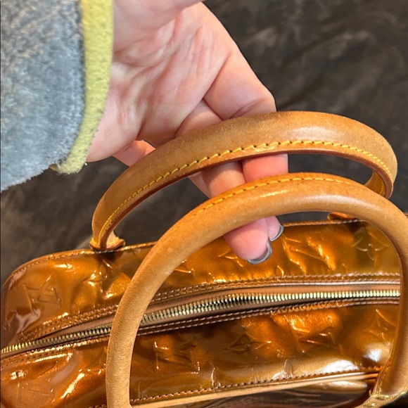 Louis Vuitton Bronze Vernis “Bedford” Leather Bag - Picture 6 of 17